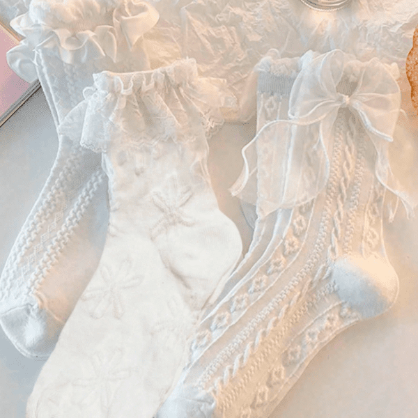 1Paire de charmante chaussette blanche