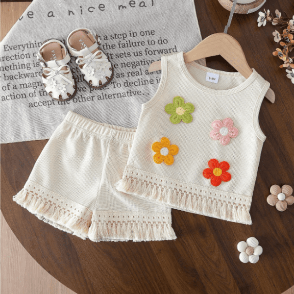 Ensemble Top décoré de fleurs et short à franges